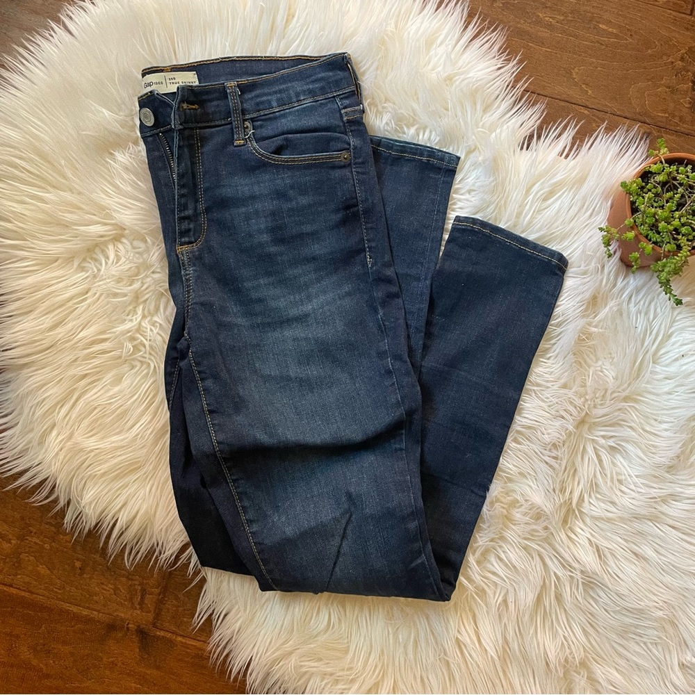 Women’s Gap True Skinny Jeans